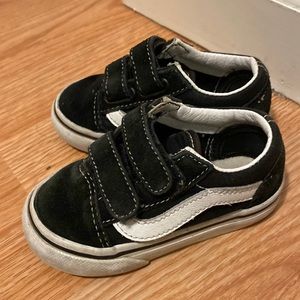 Toddler vans size 5 Velcro shoes
